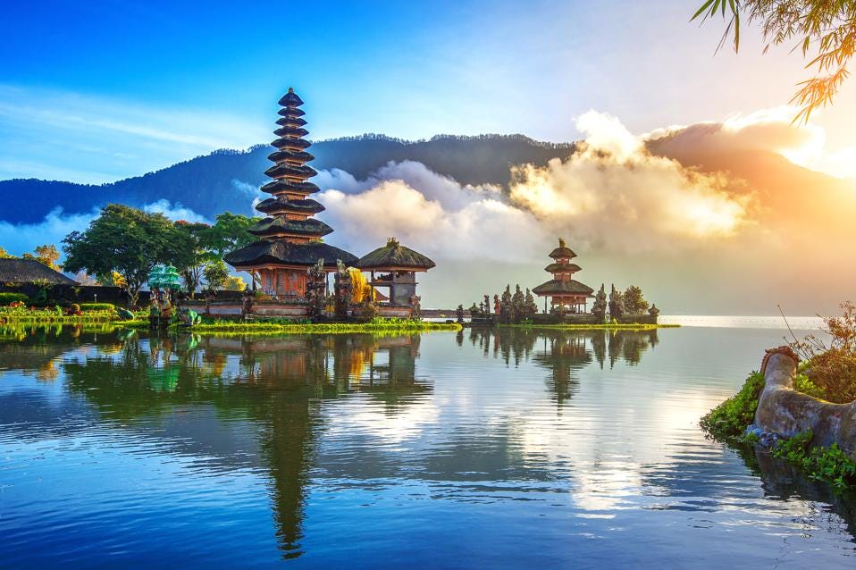 Wisata Pulau di Indonesia: 5 Pulau Terbaik yang Wajib Dikunjungi